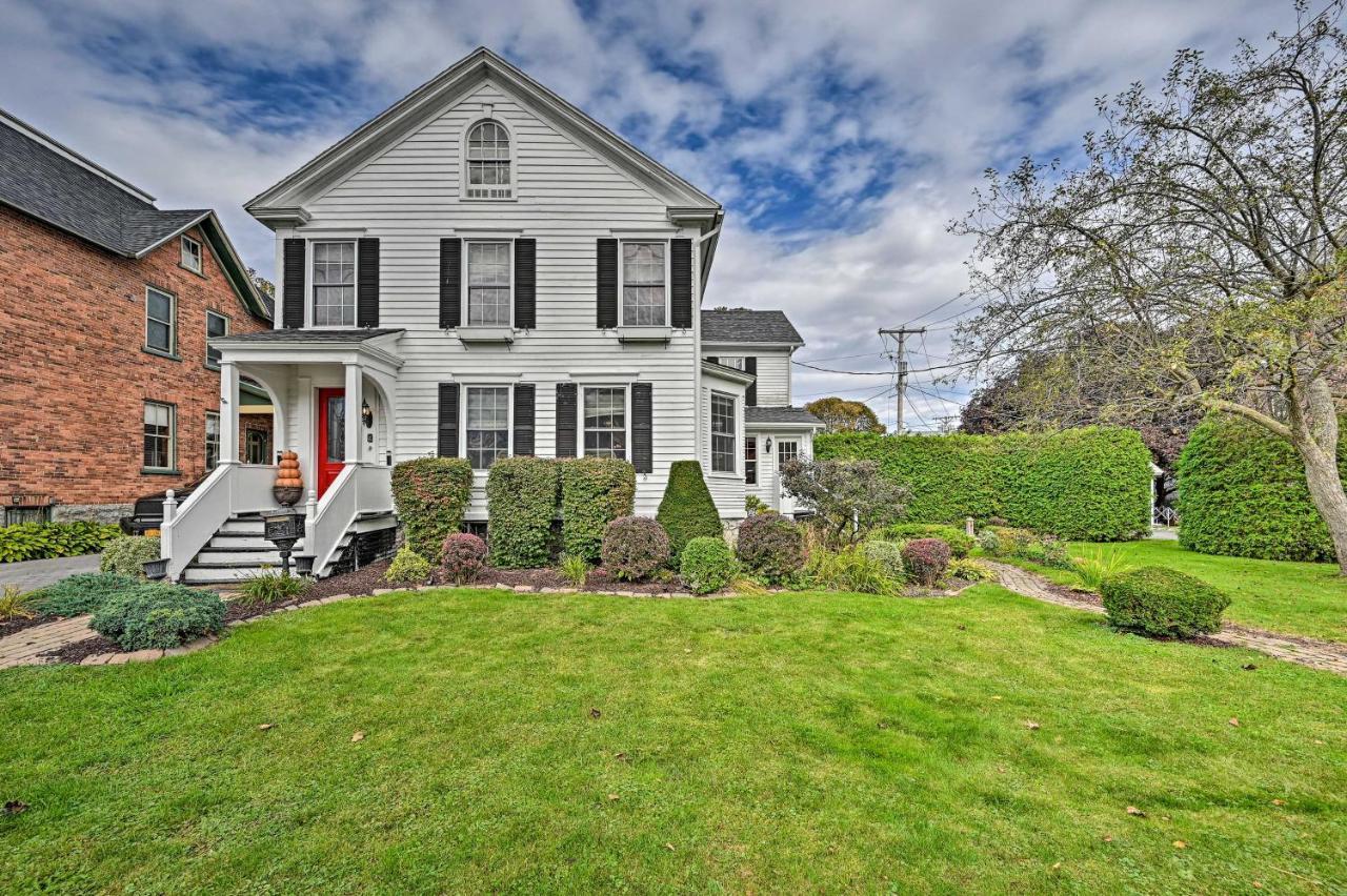 Unique And Historic Home Walk To Lake Champlain Plattsburgh Exterior foto